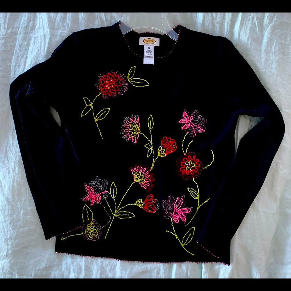 Beautiful Talbots long sleeve sweater with gorgeous embroidered flowers size med